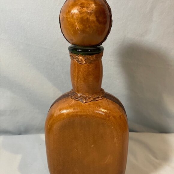 Leather Covered Decanter Made in Italy For‎ Decor Only - Picture 6 of 8